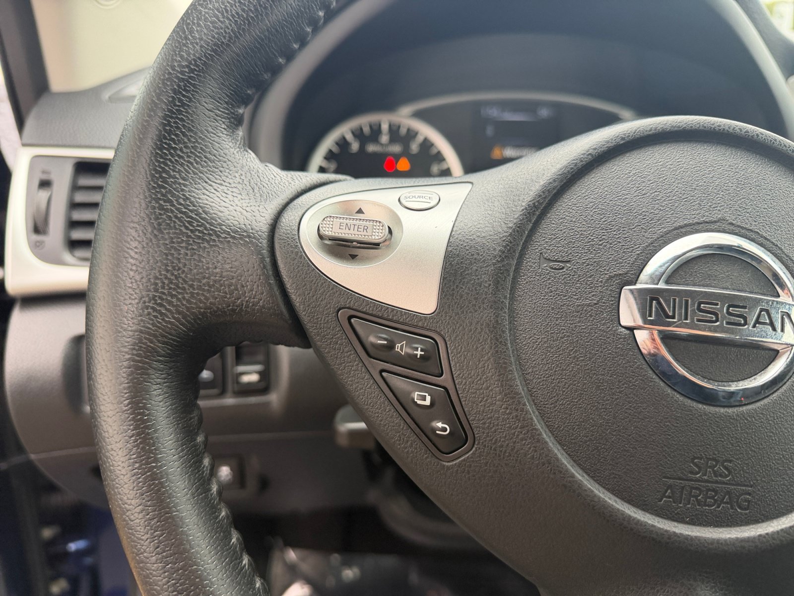 Used 2018 Deep Blue Pearl Nissan SR image 11
