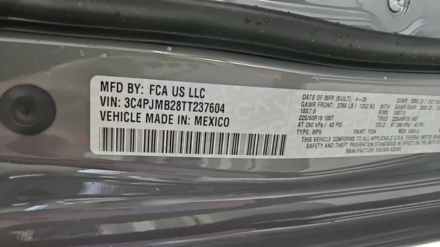 New 2026 Sting-Gray Clear-Coat Exterior Paint Jeep Limited image 27