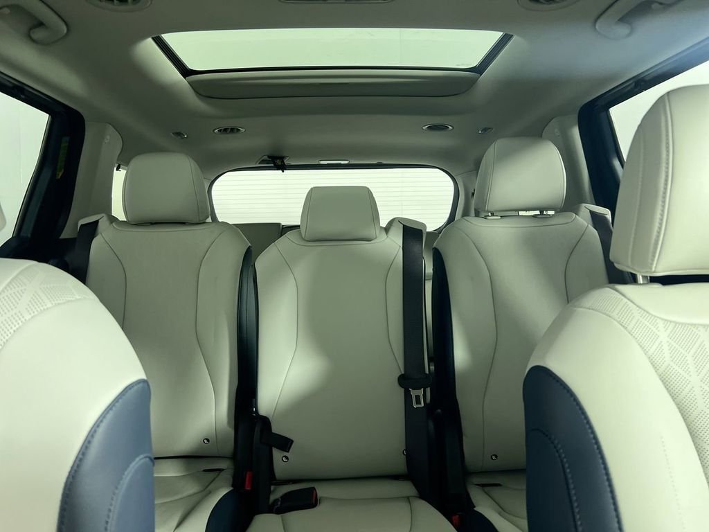 New 2026 Ceramic Silver Kia SX image 34