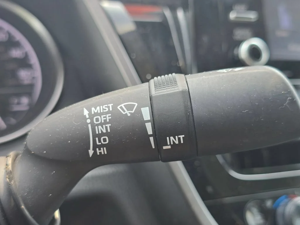 Used 2023 Ice Cap Toyota SE image 28
