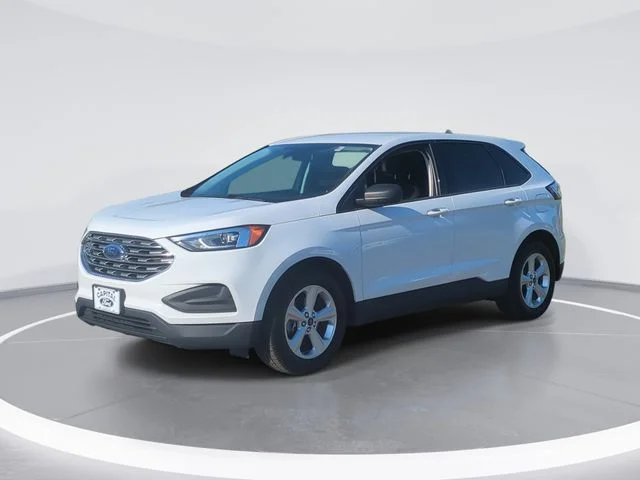 Used 2020 White Ford SE image 1