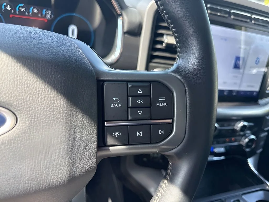 Used 2022  Ford XL image 16