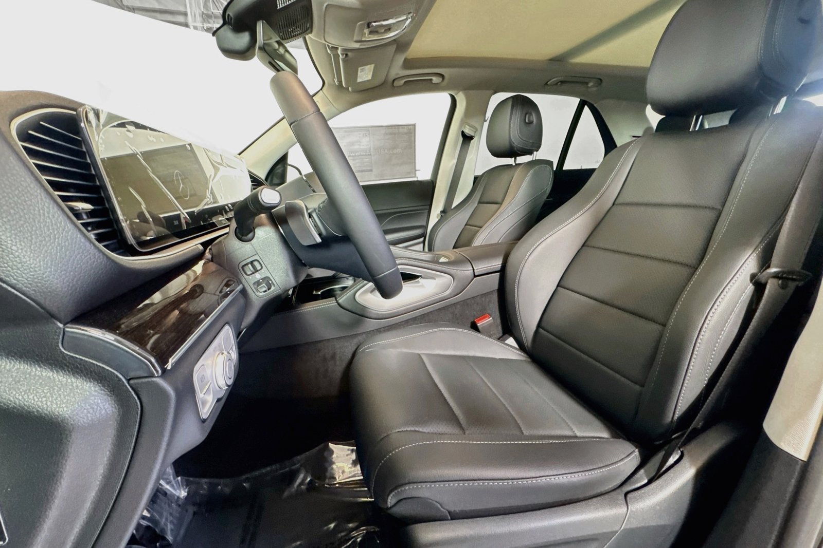New 2026 Black Mercedes-Benz GLE 450 image 18