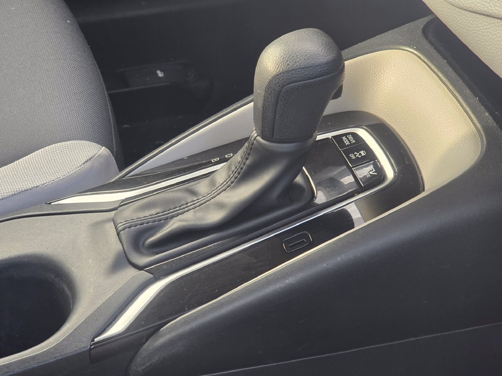 Used 2024 White Toyota LE image 15