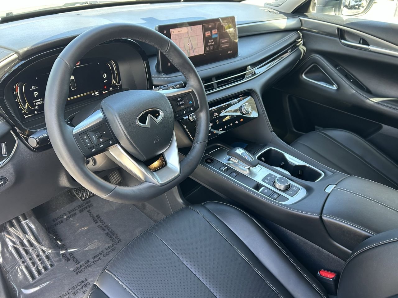 New 2027 RADIANT WHITE INFINITI LUXE image 32