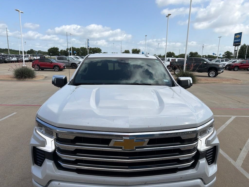 Used 2024 White Chevrolet High Country image 7