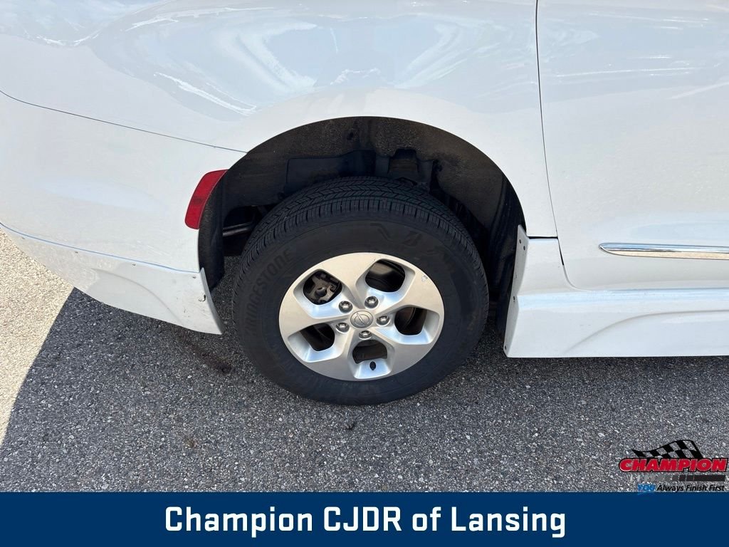 Used 2017 White Chrysler Touring L Plus image 37