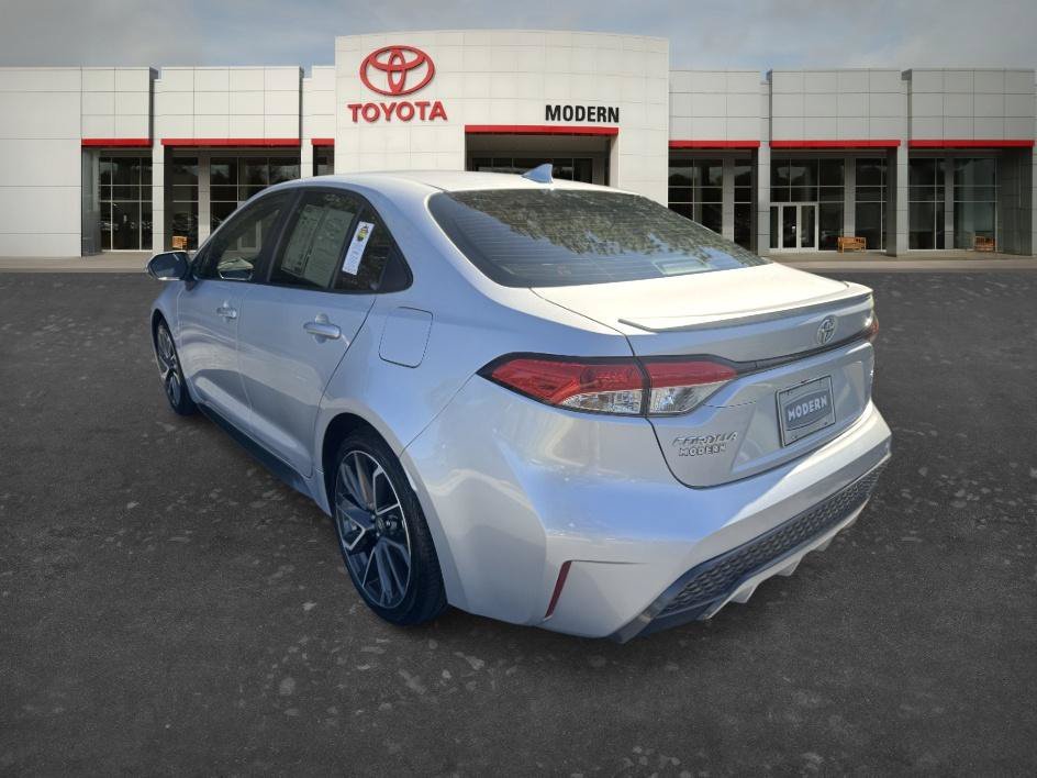 Used 2022 Classic Silver Metallic Toyota SE image 7