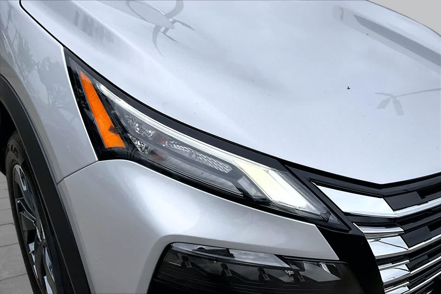 Used 2025 Brilliant Silver Metallic Nissan SV image 26