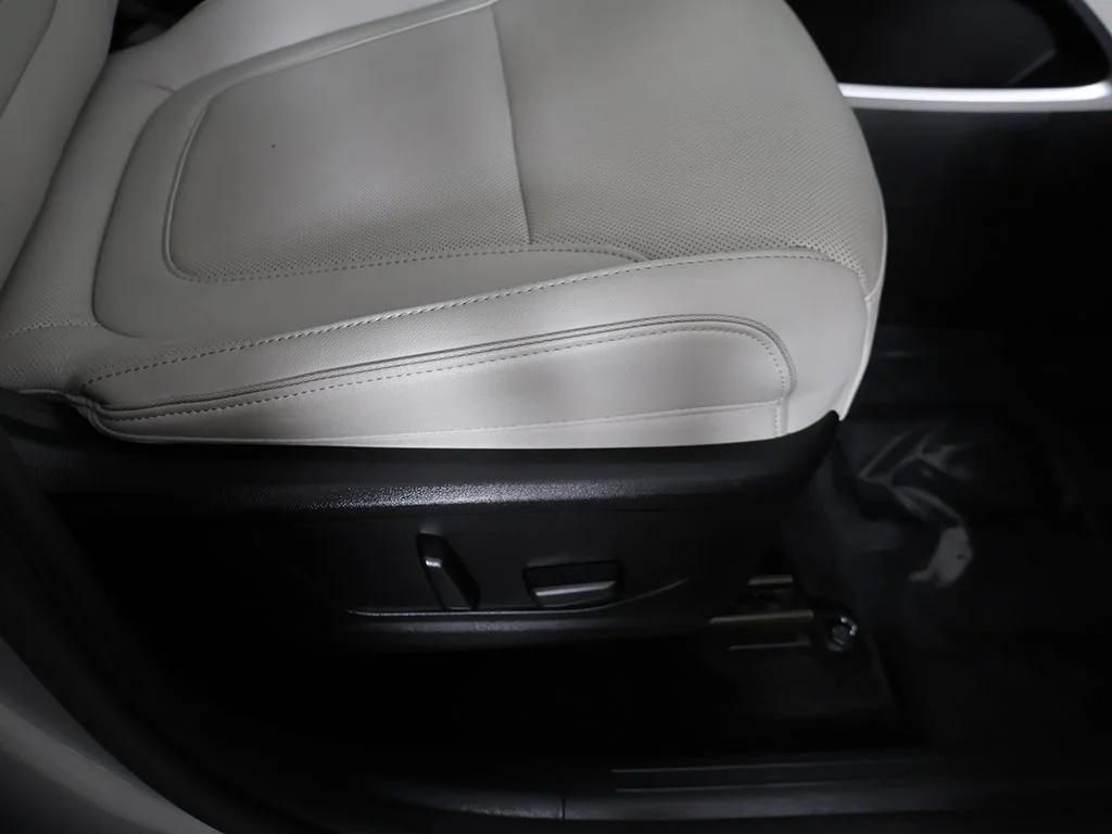 Used 2023 Shimmering Silver Hyundai Limited image 34