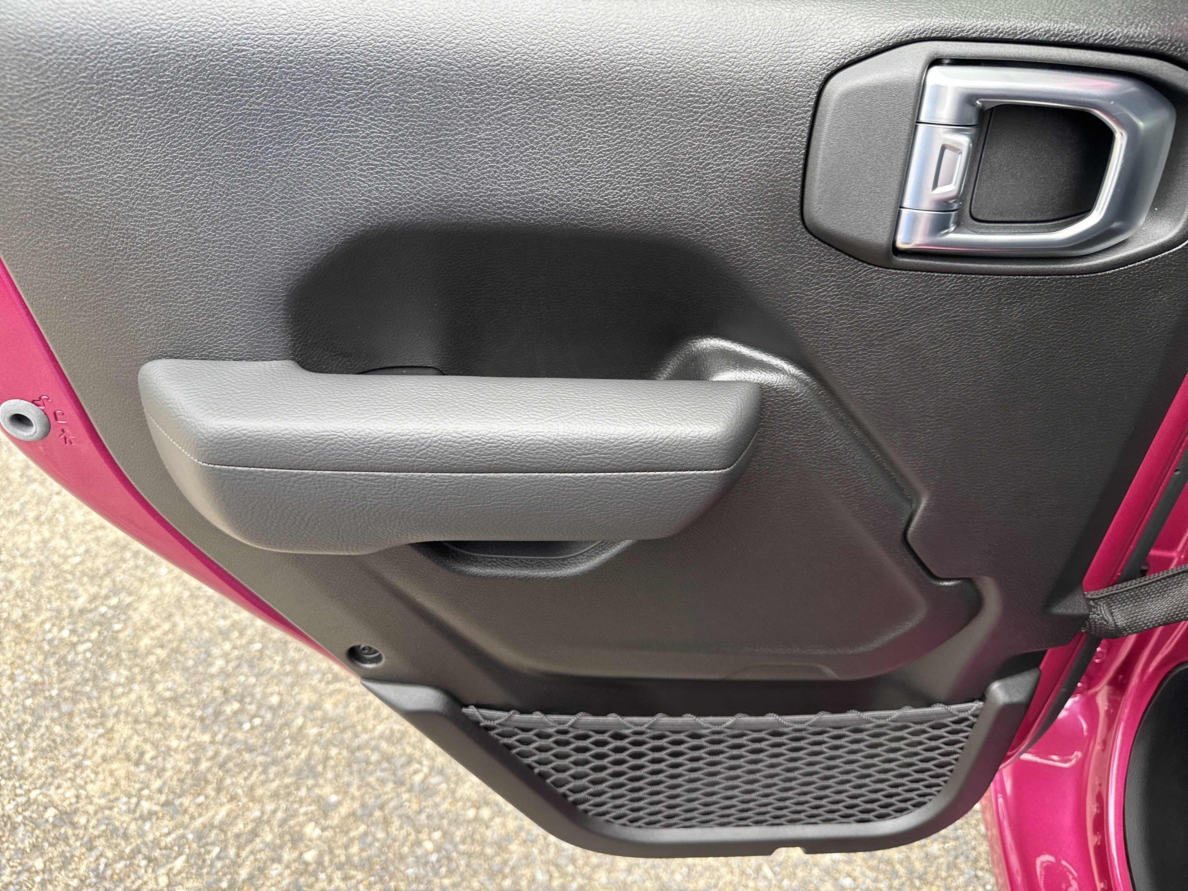 New 2026 Tuscadero Pearlcoat Jeep Sport S image 23