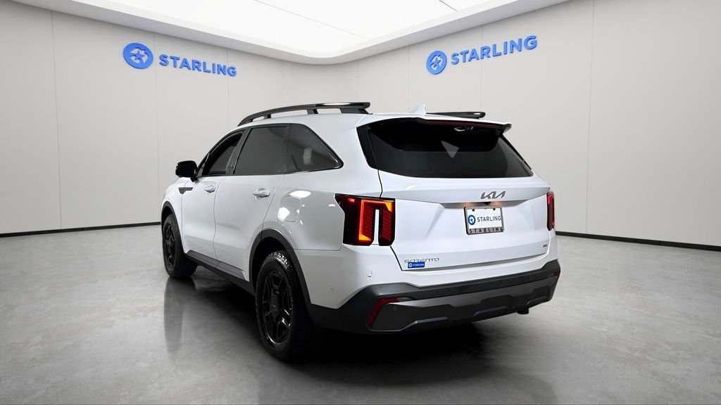 Used 2024 White Kia X-Pro SX Prestige image 7
