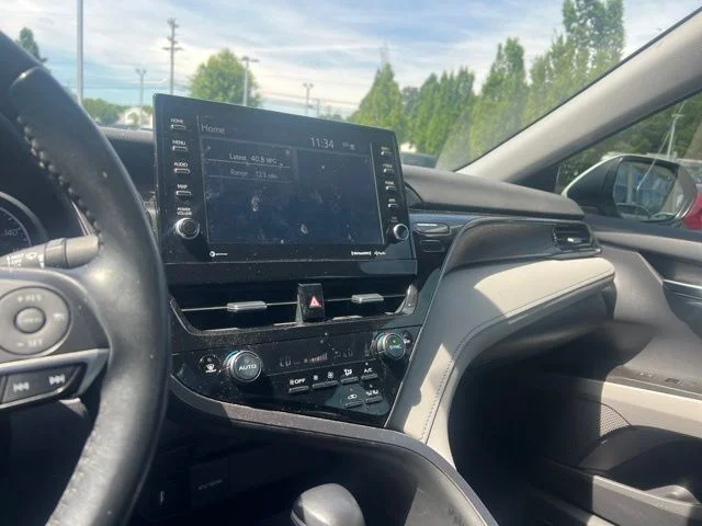 Used 2022 Wind Chill Pearl Toyota XLE image 18