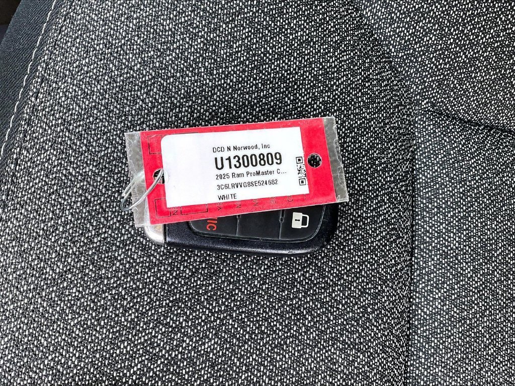 Used 2025 White Ram Base image 29