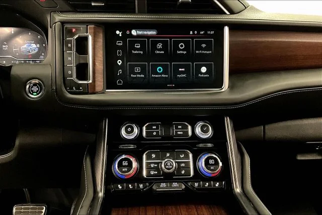Used 2023 White Frost Tricoat GMC Denali Ultimate image 31
