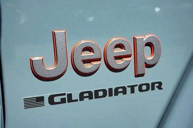 New 2026 Anvil Clear-Coat Exterior Paint Jeep Mojave image 13