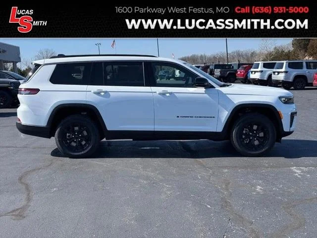 New 2026 Bright White Clear-Coat Exterior Paint Jeep Laredo image 1