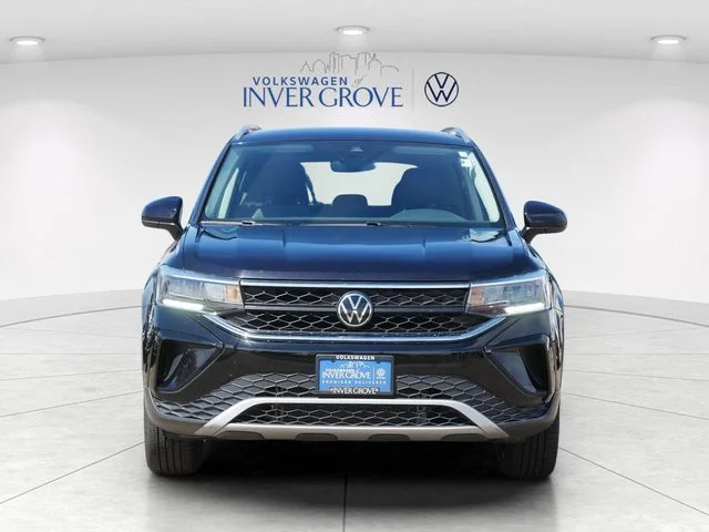 Used 2024 Volkswagen Taos SE with VIN 3VVUX7B27RM059854 for sale in Inver Grove Heights, Minnesota