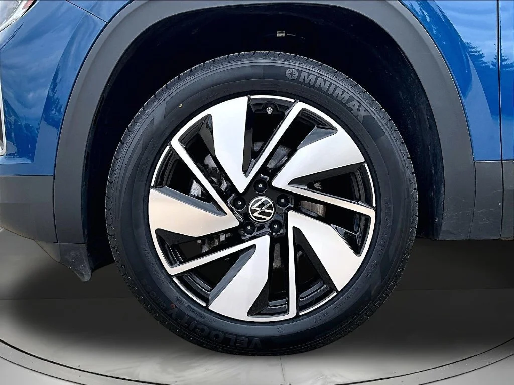 Used 2026 Blue Volkswagen SE w/Technology image 35