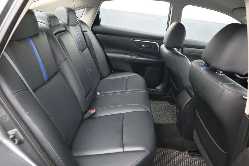 Used 2018 Gray Nissan 2.5 SR image 16