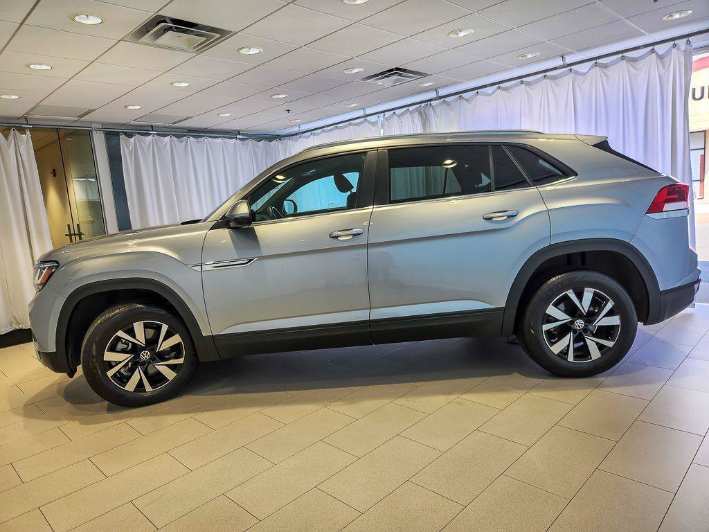 Used 2023 Silver Metallic Volkswagen 2.0T SE image 3