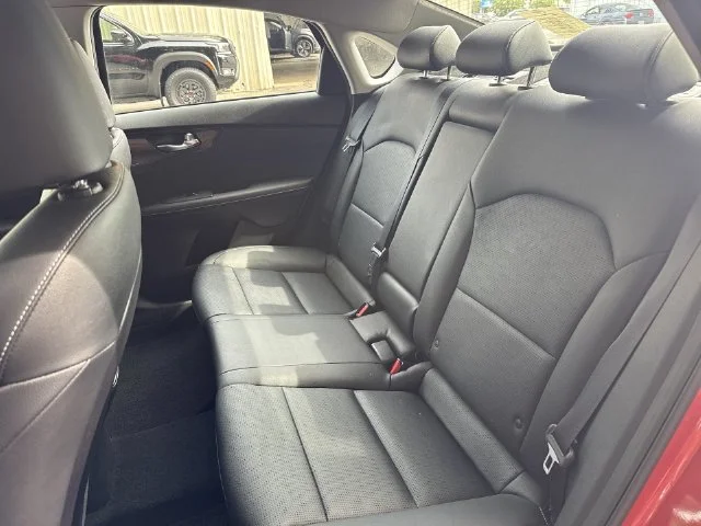 Used 2019 Red Kia EX image 13