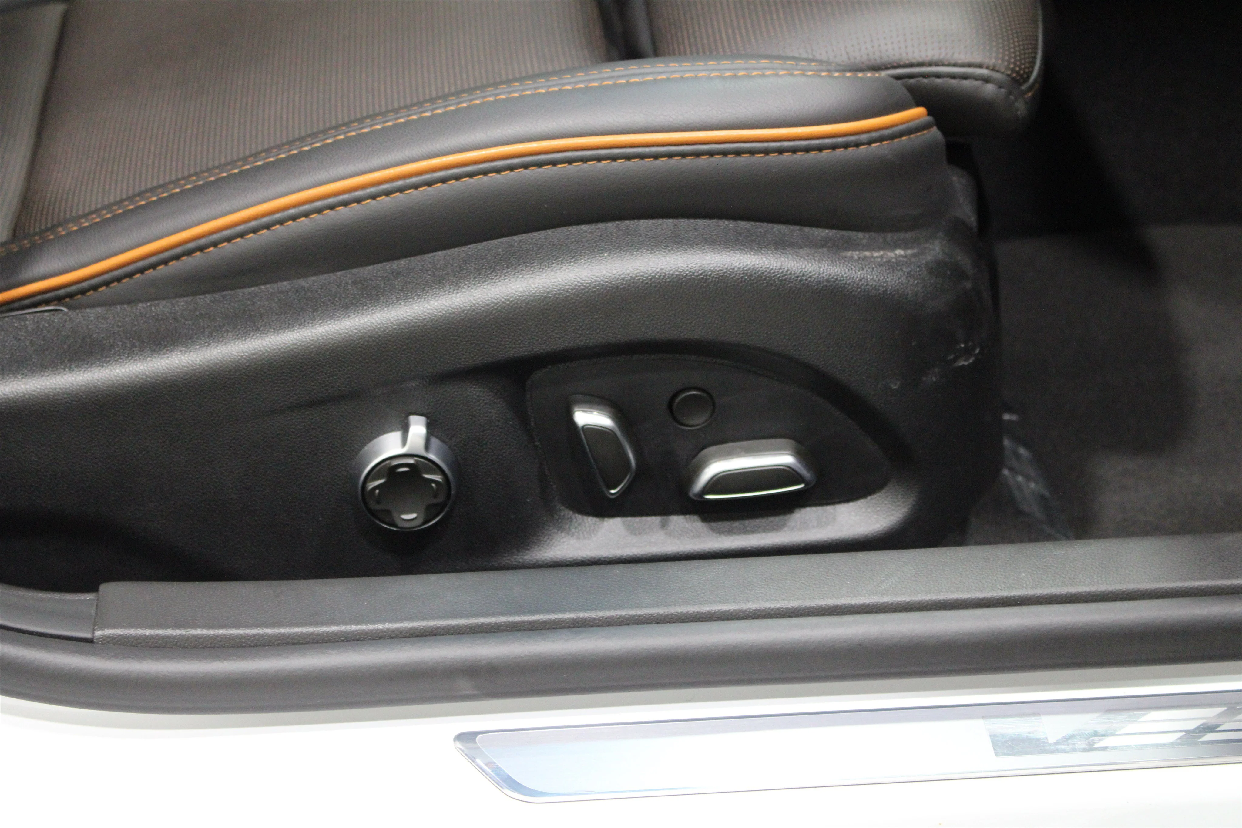2025 Cadillac CT4 V-Series - Photo 26