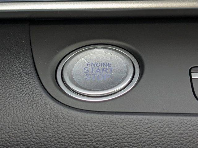 2025 Hyundai Elantra Limited - Photo 55