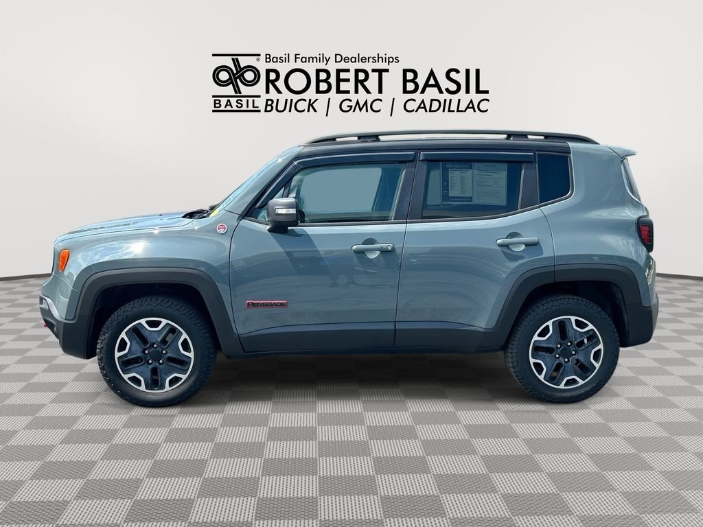 Used 2016 Gray Jeep Trailhawk image 5