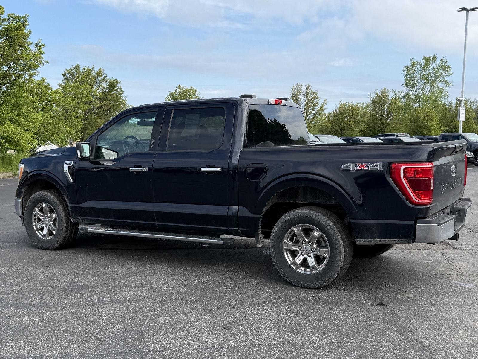 Used 2021 Antimatter Blue Ford XLT image 5