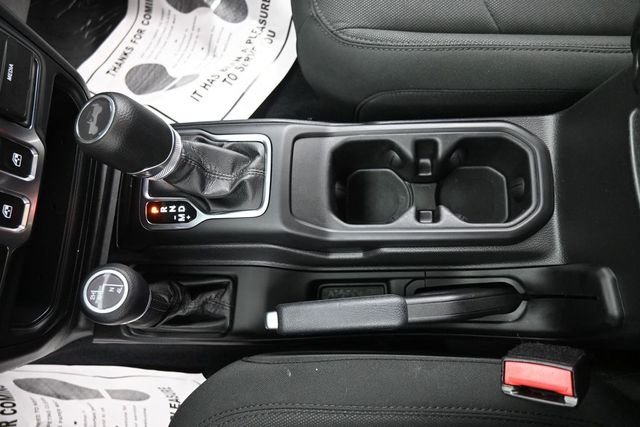 Used 2023 Crystal Metallic Jeep Sport S image 18