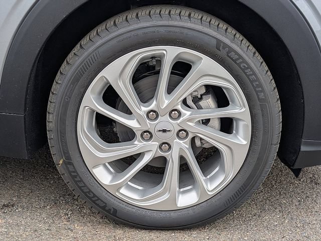 2027 Chevrolet Bolt LT - Photo 6