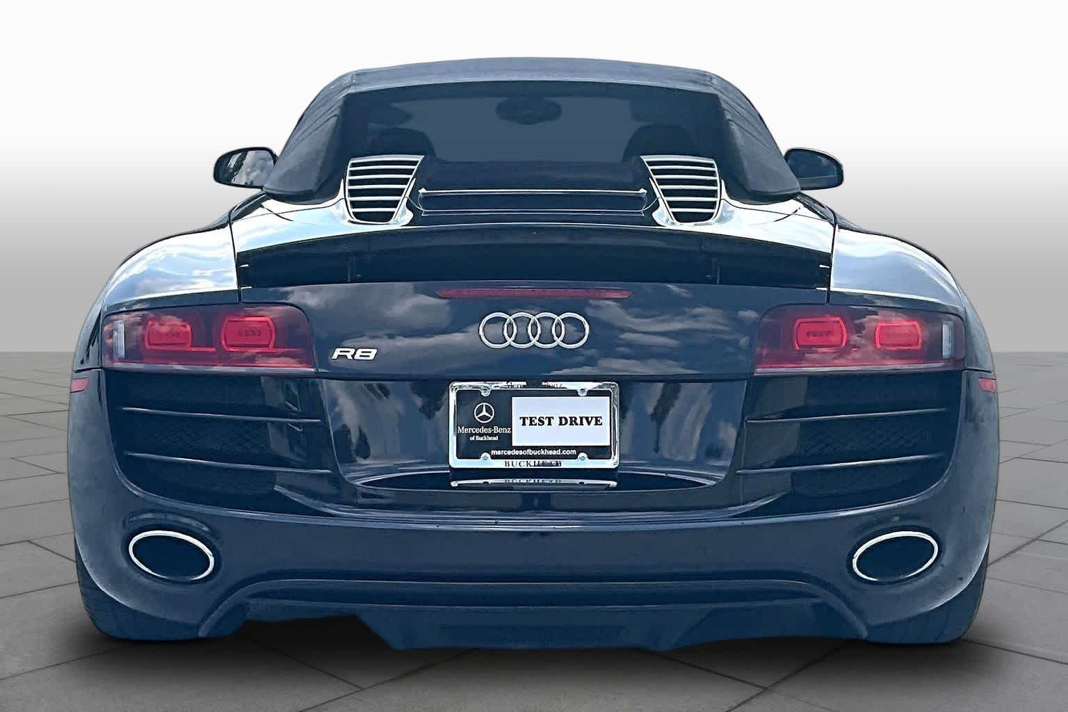 Pre-Owned 2011 Audi R8 5.2L