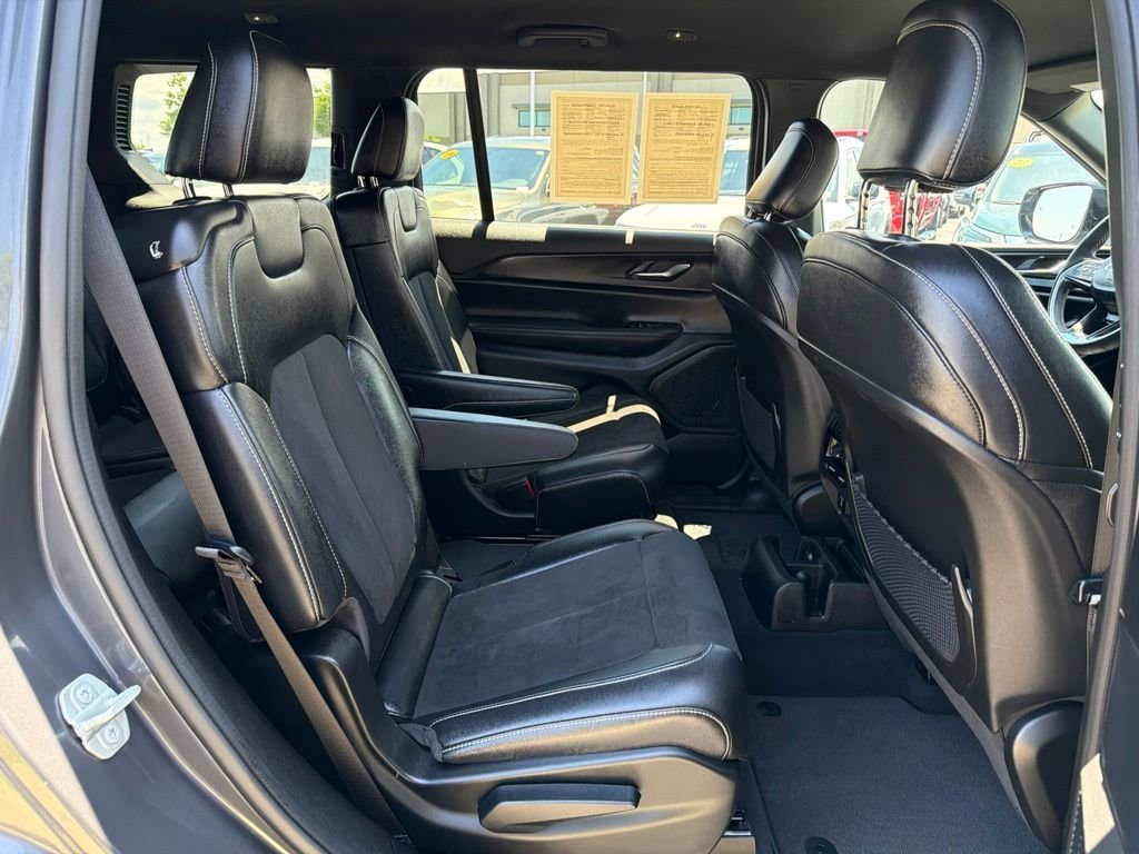 Used 2024 Gray Jeep Altitude image 20