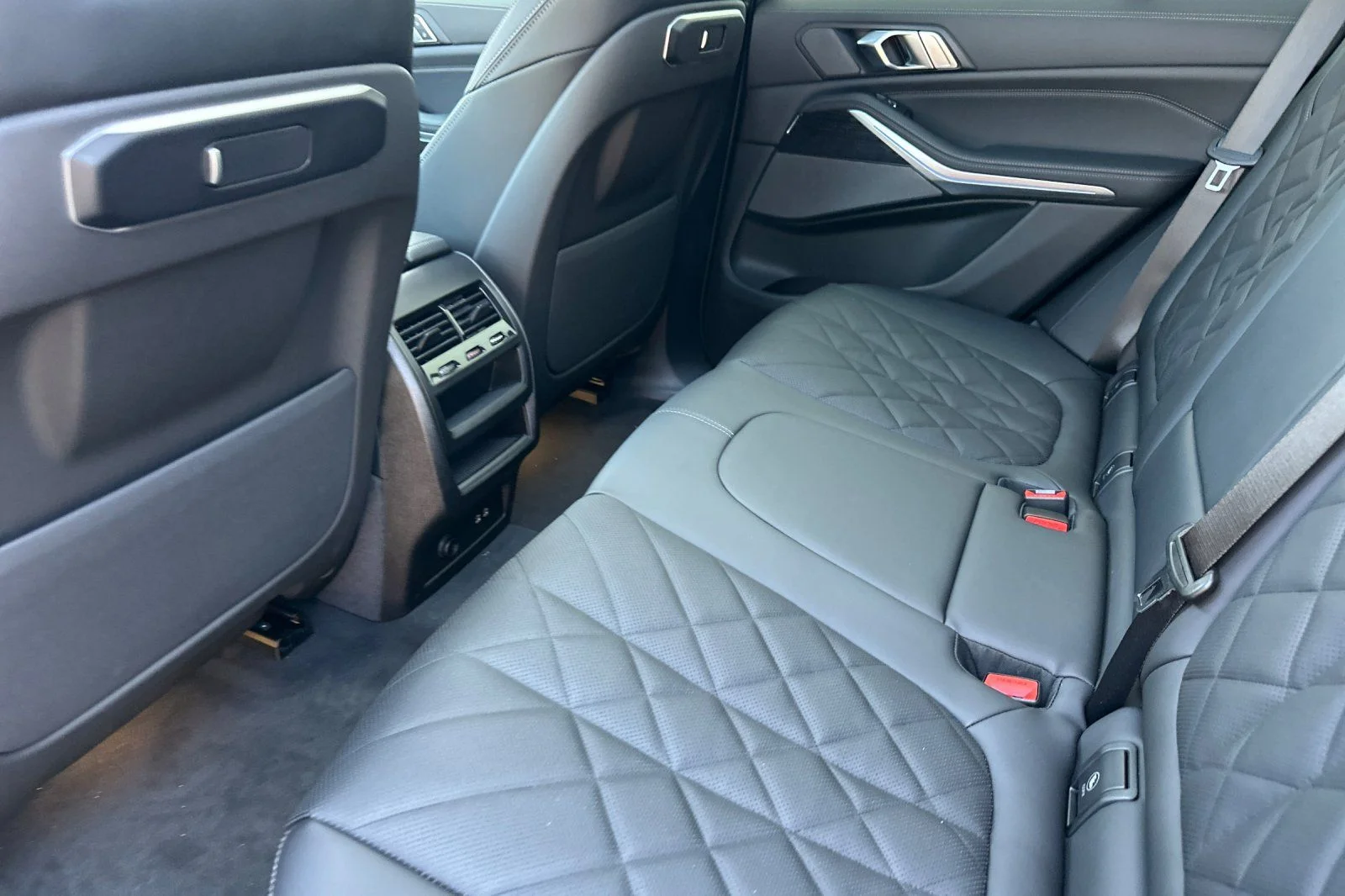 New 2026 Black Sapphire Metallic BMW xDrive50e image 9