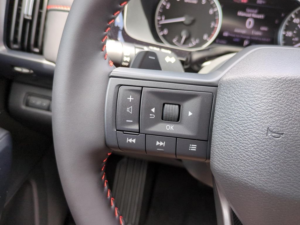 New 2026 Everest White Pearl TriCoat / Super Black Two-tone Nissan Rock Creek® image 20