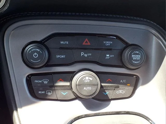 Used 2023 White Dodge SXT image 16
