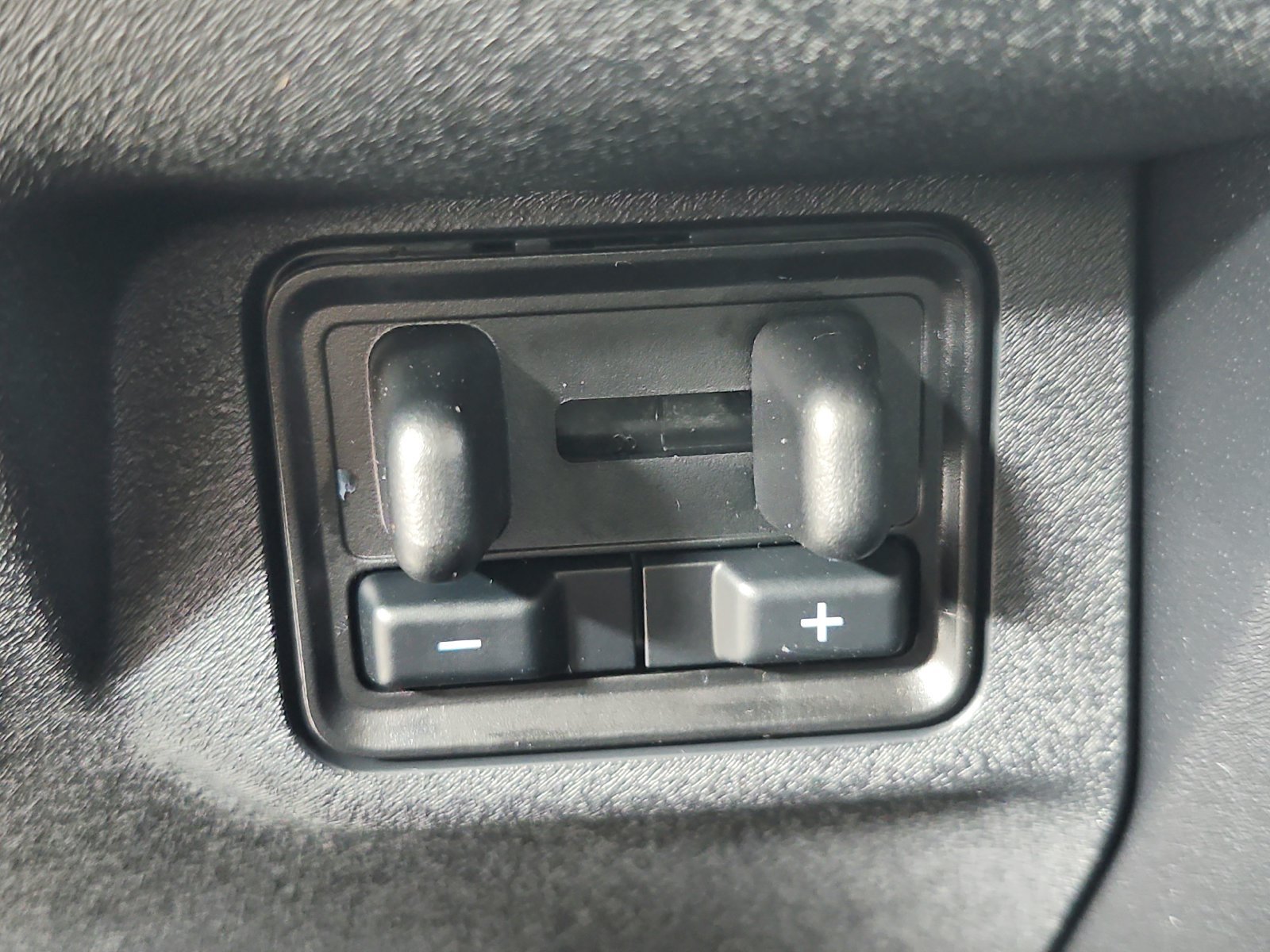 New 2027 Agate Black Metallic Ford MAX Platinum image 37