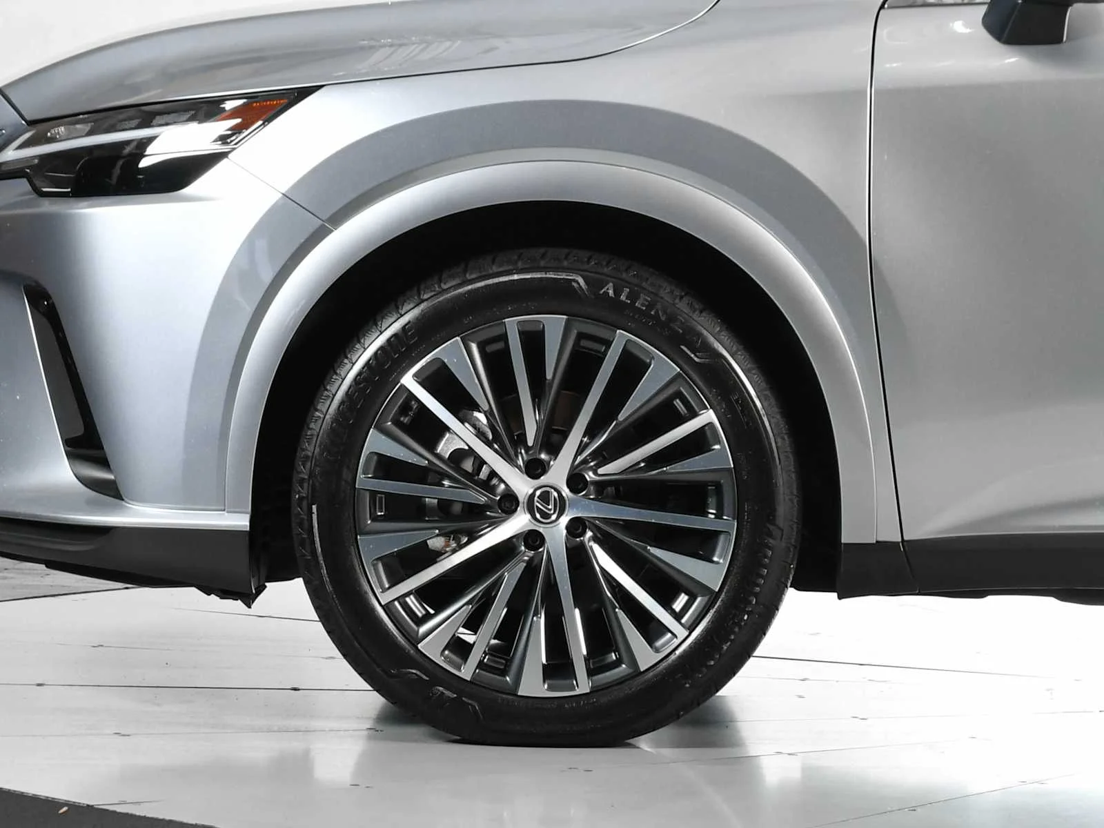 Certified Used 2025 IRIDIUM Lexus Premium Plus image 12