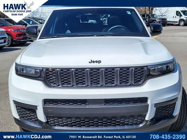 Certified Used 2024 White/off-white Jeep Altitude X image 4