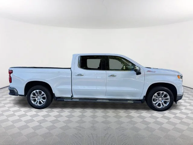 Used 2024 Summit White Chevrolet LTZ image 4