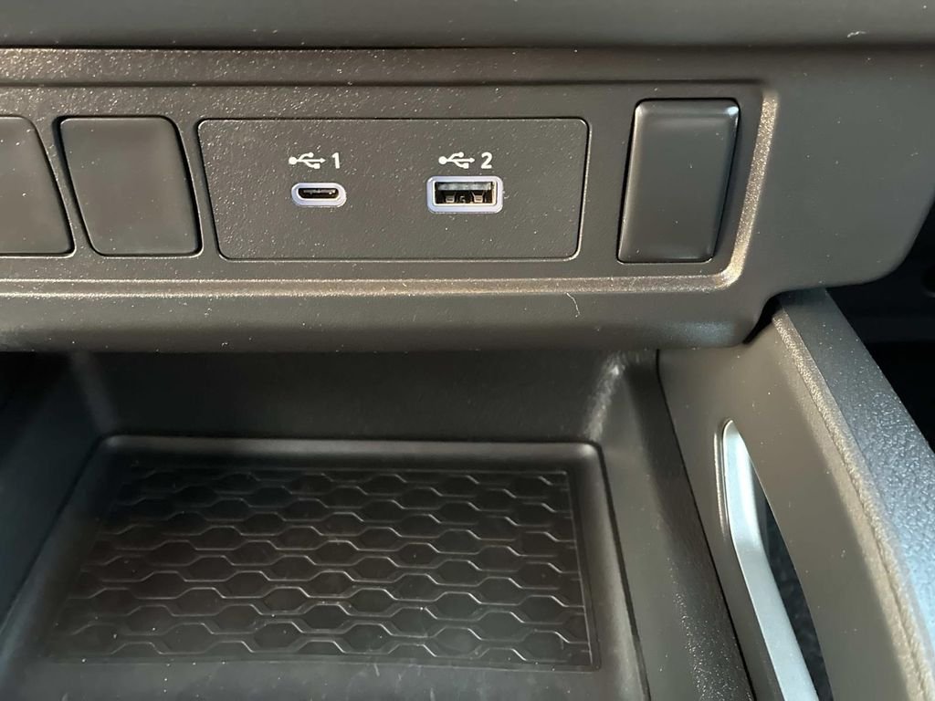 Used 2023 White Nissan SV image 29