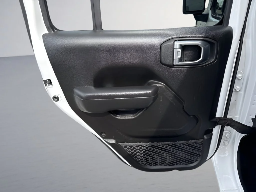 Used 2025 White Jeep Sport S image 28