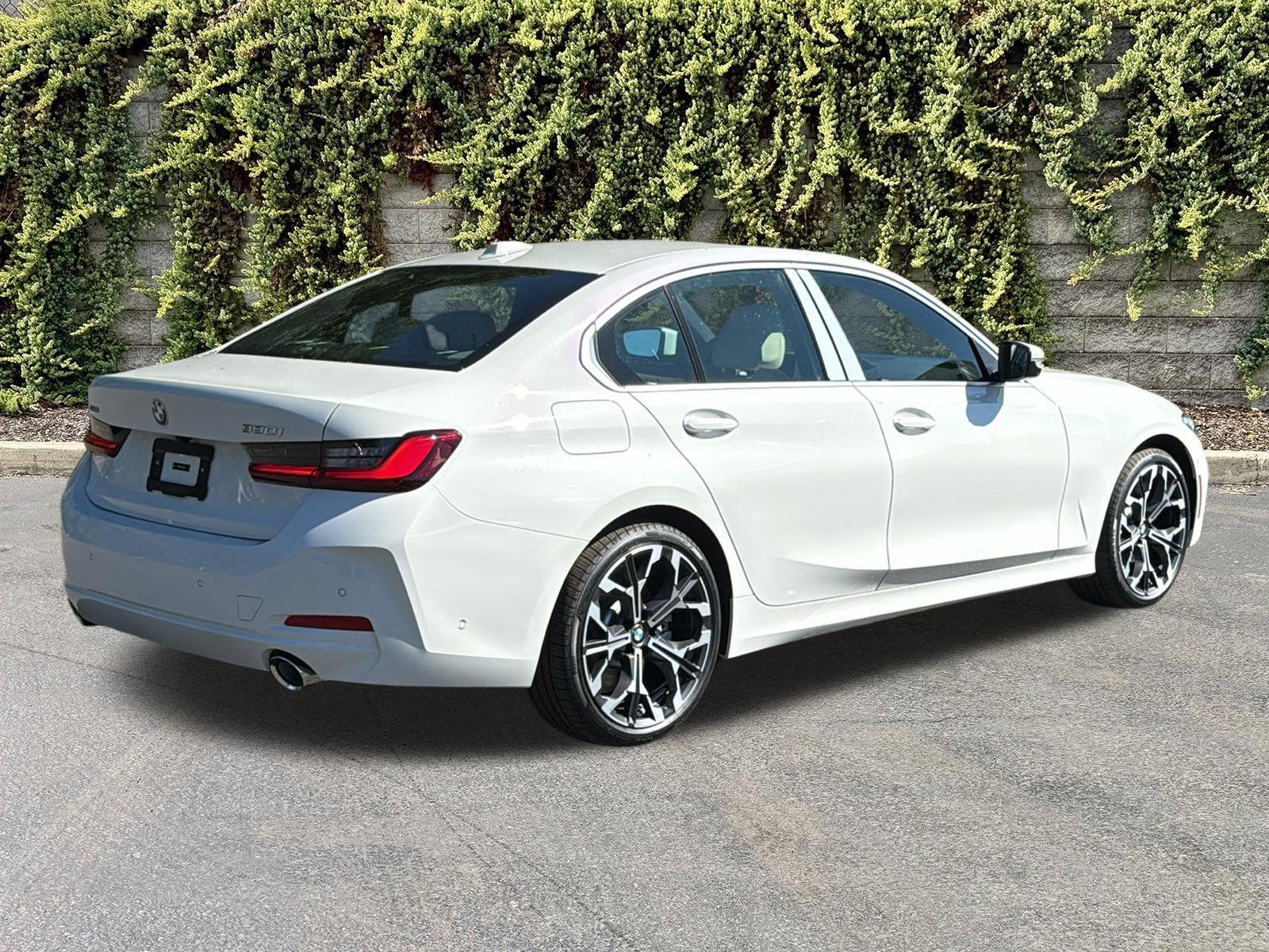 New 2026 Alpine White BMW 330i NA xDrive image 4
