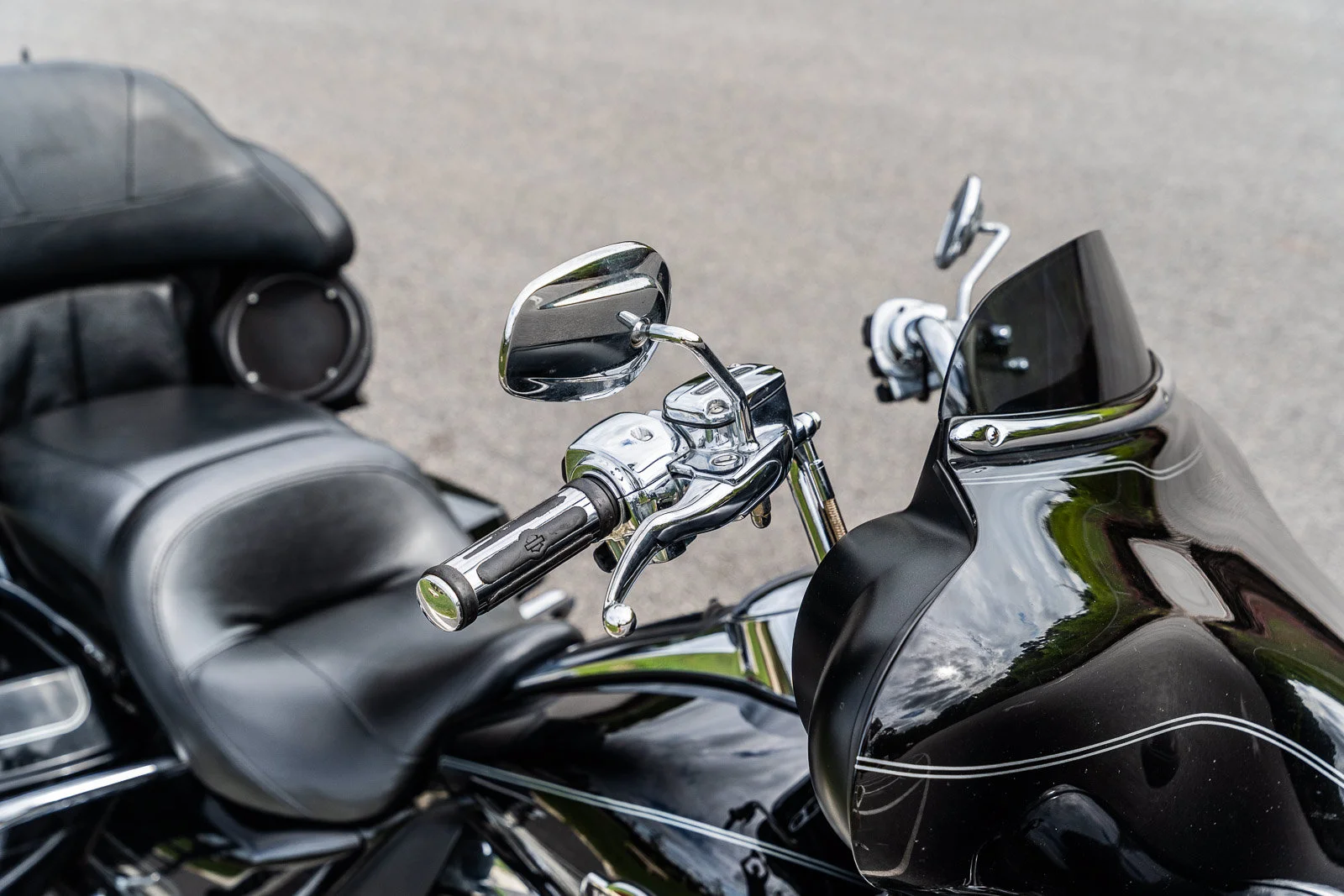 Used 2011 Black Harley-Davidson ULTRA CLASSIC image 12