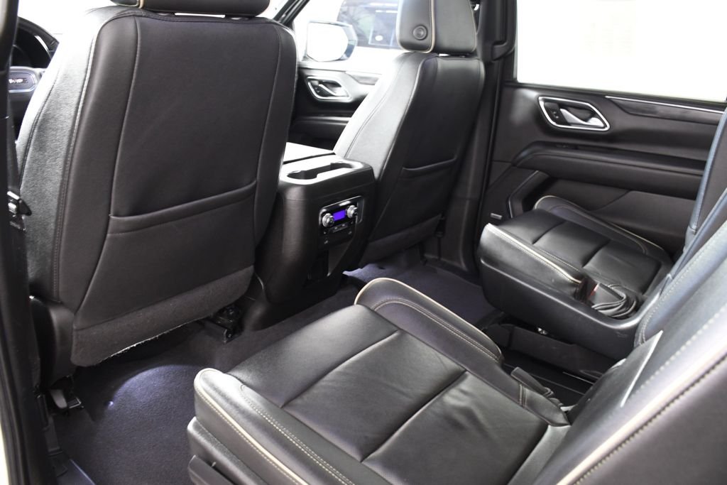 Used 2022 White Frost Tricoat GMC SLT image 26