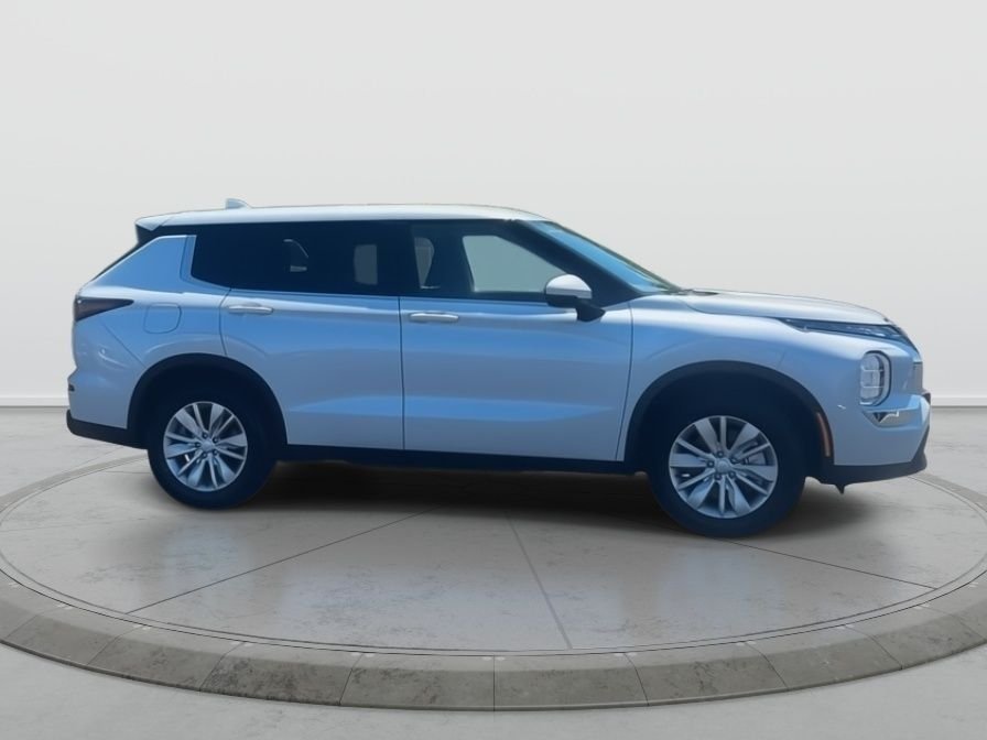 New 2026 WHT DIAMOND Mitsubishi ES image 8