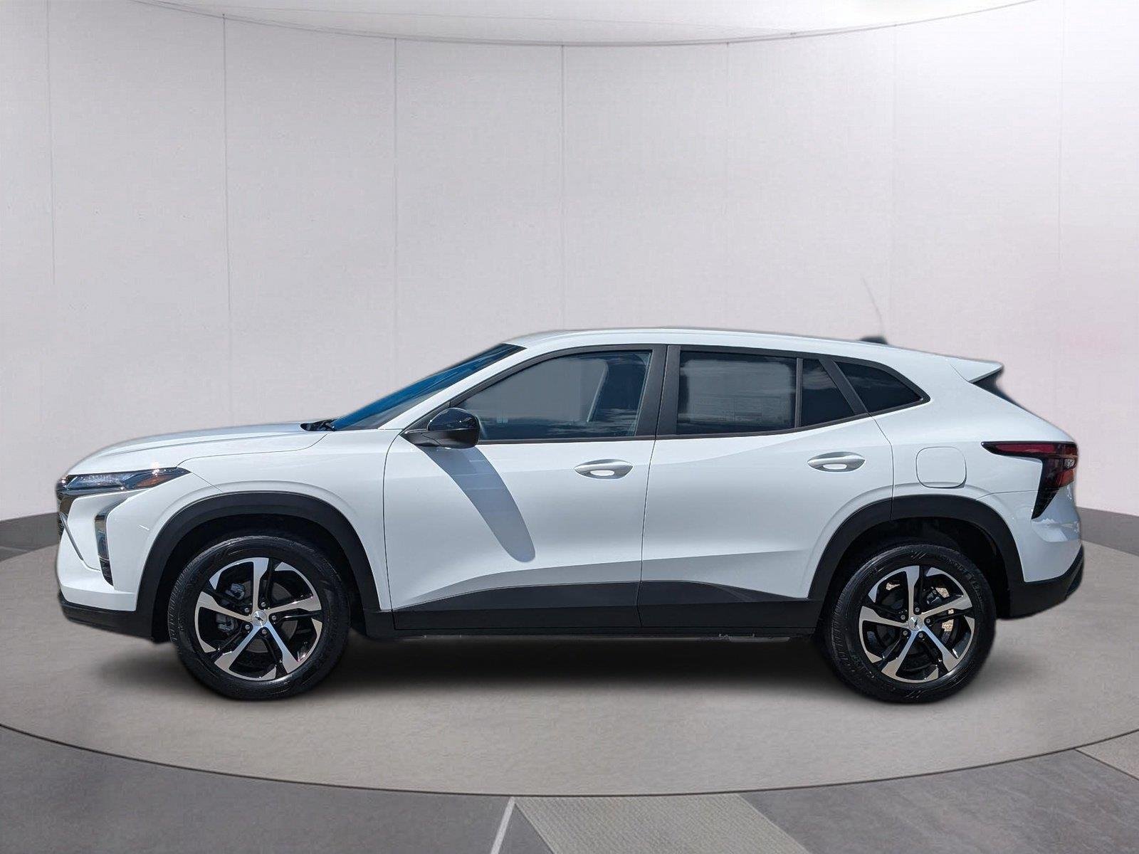 New 2026 Summit White Chevrolet 1RS image 2