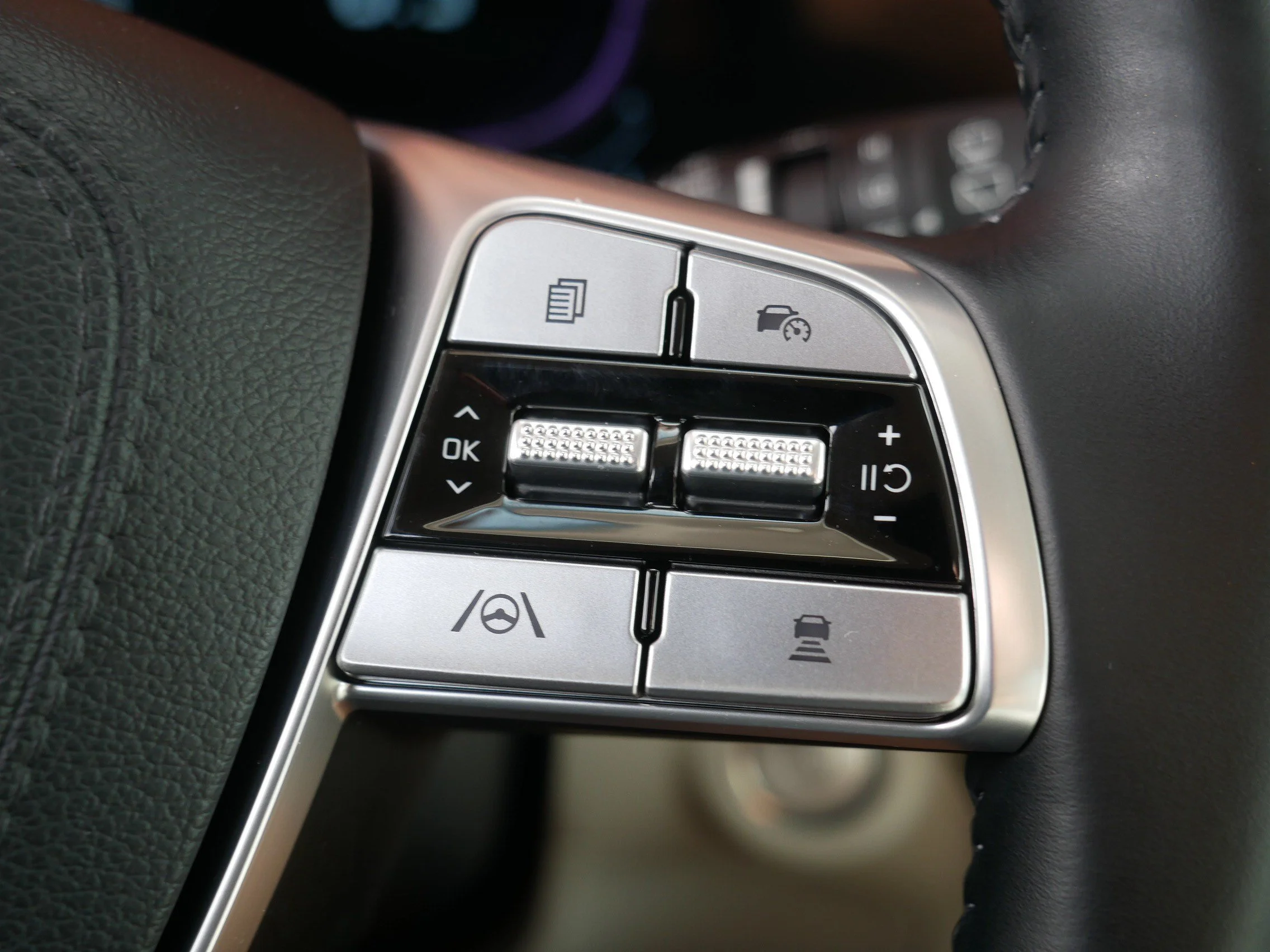 Used 2024 Ebony Black Kia S image 29