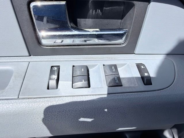 Used 2013 Blue Ford XLT image 12
